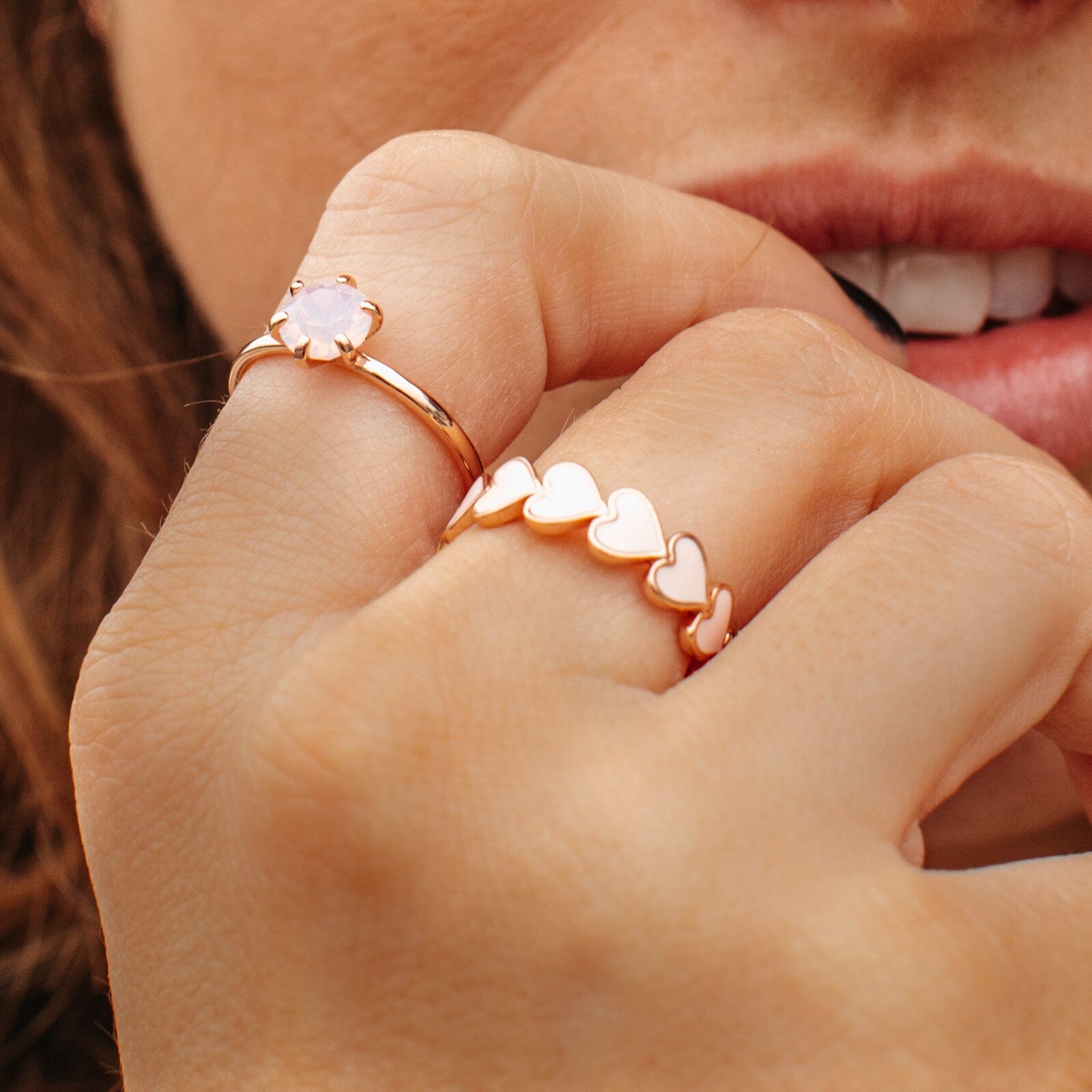 Love Hearts Band Ring - Image 5