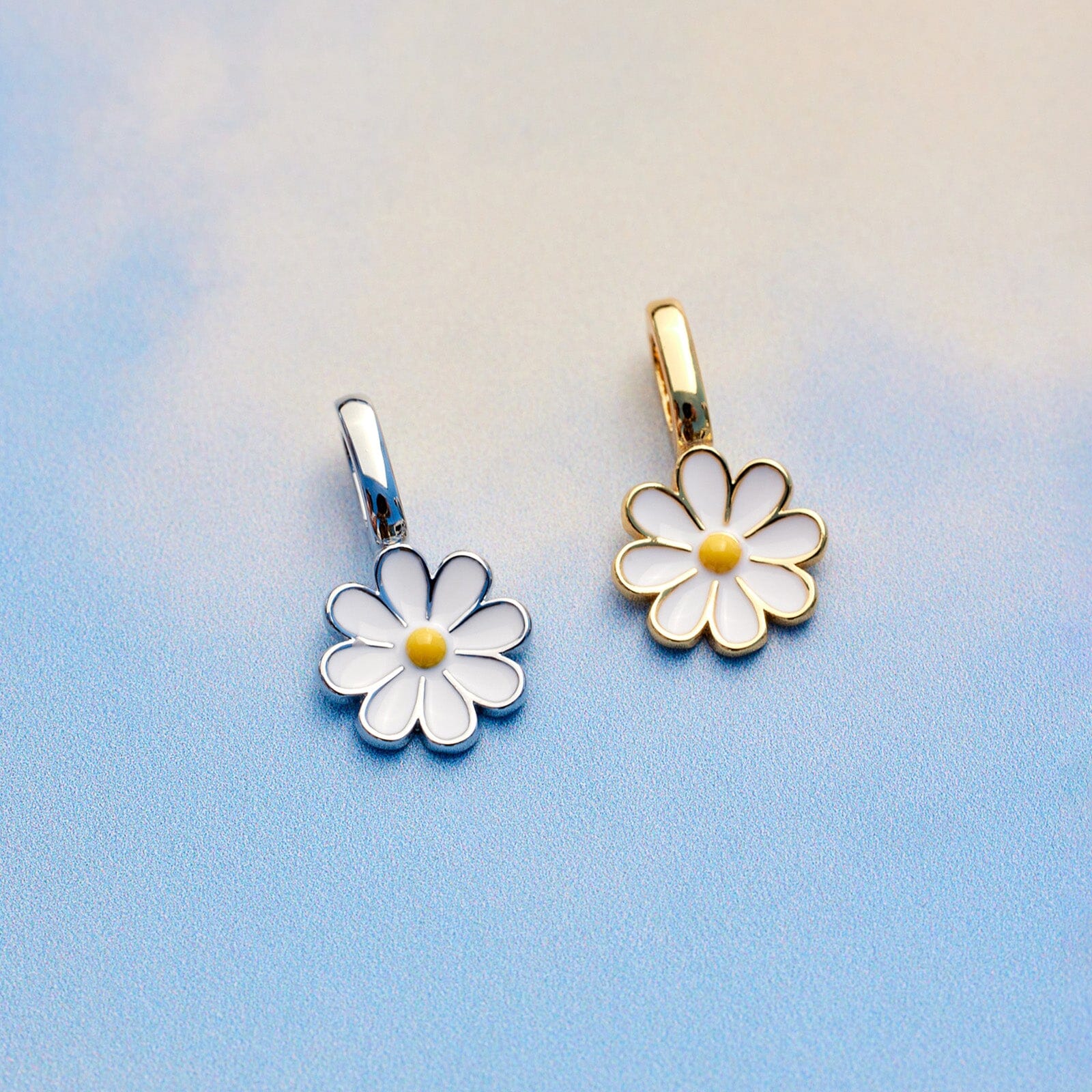 Harper Daisy Charm - Image 9