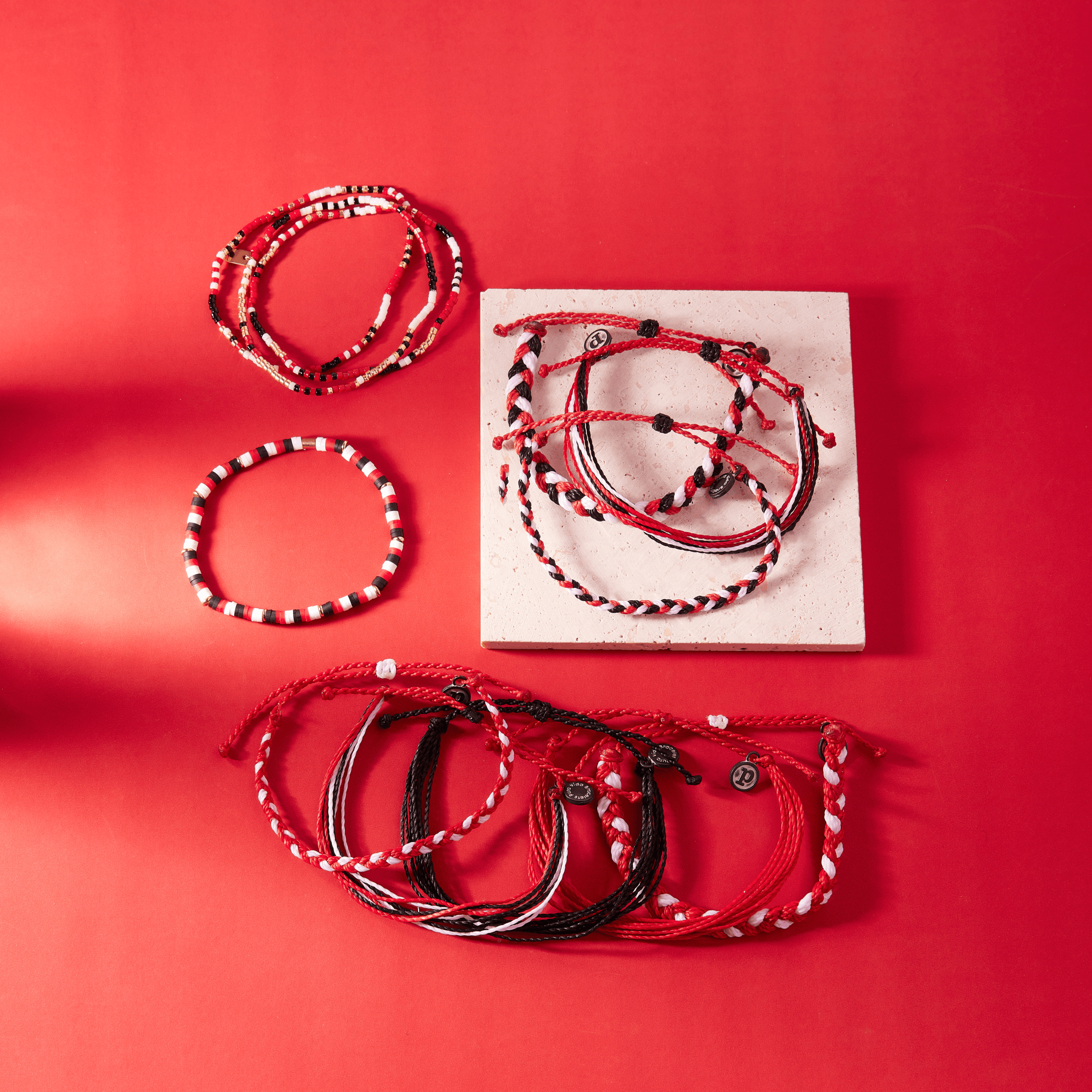 Red. Black & White Collection - Image 13